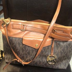 🤎Michael Kors bag with long strap🤎